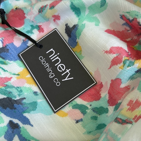 NWT Ninety Clothing Co Sleeveless Floral Blouse Asymmetrical Hem Lining S - Picture 15 of 16